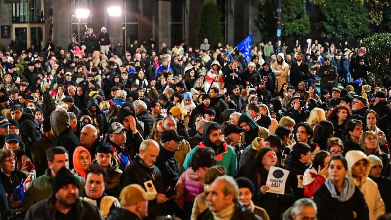 Запад пытается устроить в Грузии цветную революцию, считает эксперт