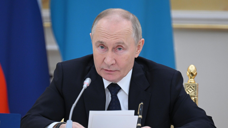 Путин объяснил колебание курса рубля