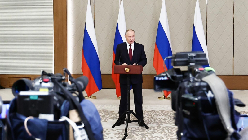Путин обсудил с Токаевым создание новых маршрутов прокачки нефти и газа