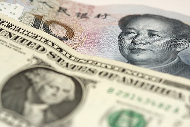 Доллар и юань во вторник выросли против рубля на Мосбирже